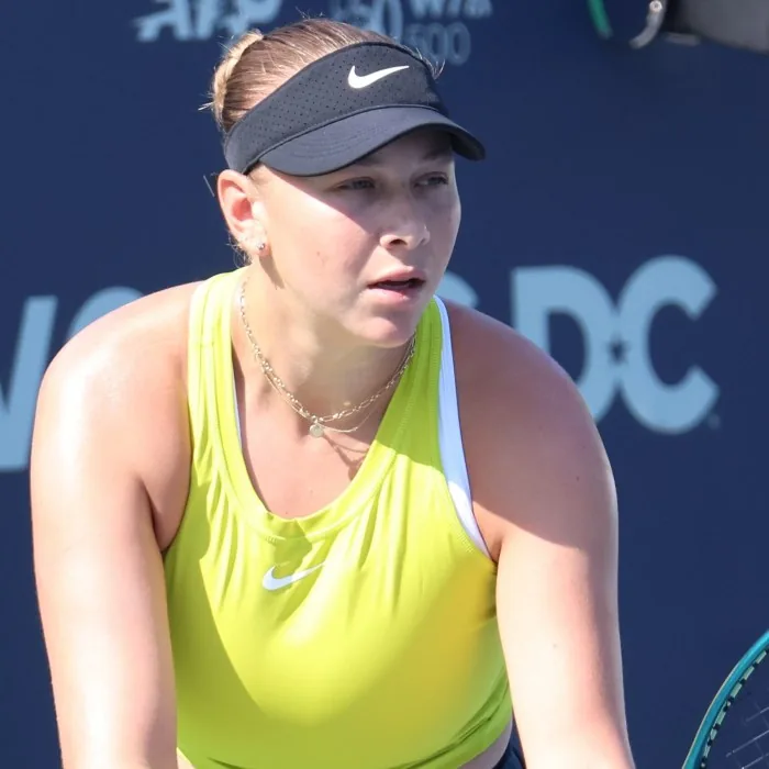 Anisimova Favored Against Bencic at Miami: Form and Hard Court Mastery Drive the Prediction