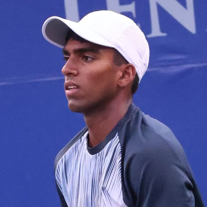 Learner Tien Favored Against Basavareddy in Houston: Form and Surface Advantage Point to Comfortable Victory