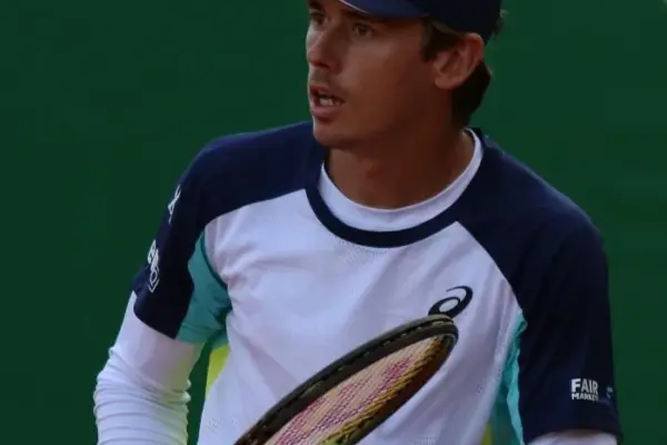 Alex de Minaur vs. Sebastian Ofner: Speed and Defensive Grit Set to Neutralize Power on Clay