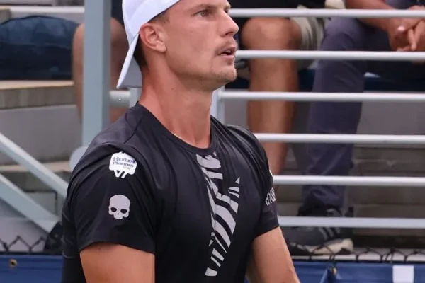 Fucsovics Favored Against Tabilo at Monte Carlo: Clay Court Mastery vs. Rising Challenger
