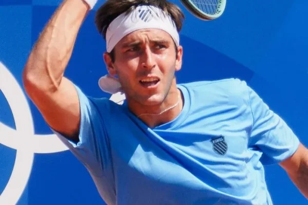 Etcheverry Favored Over Paul in Houston: Surface Mastery and Recent Form Drive the Prediction